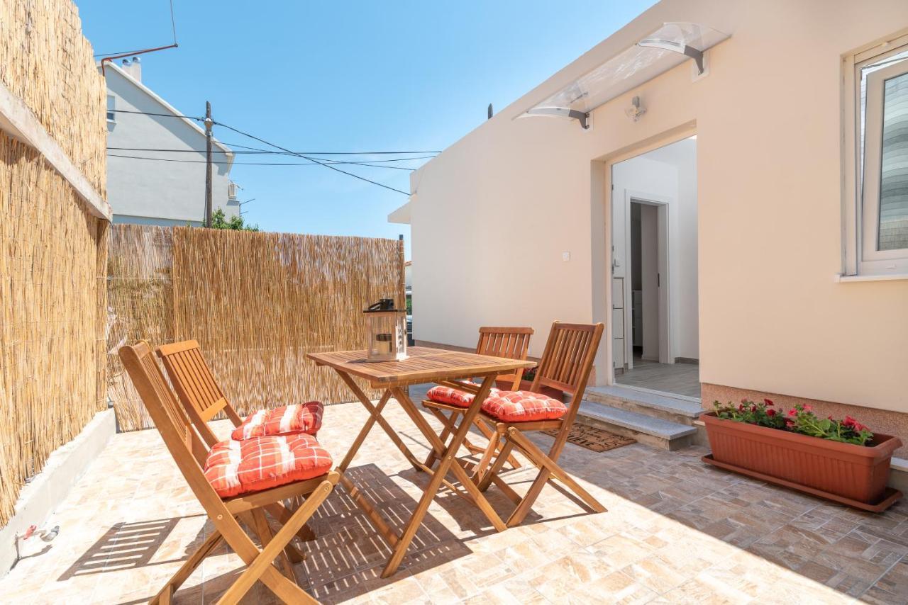 Small Private House With A Terrace In Trogir Exterior foto