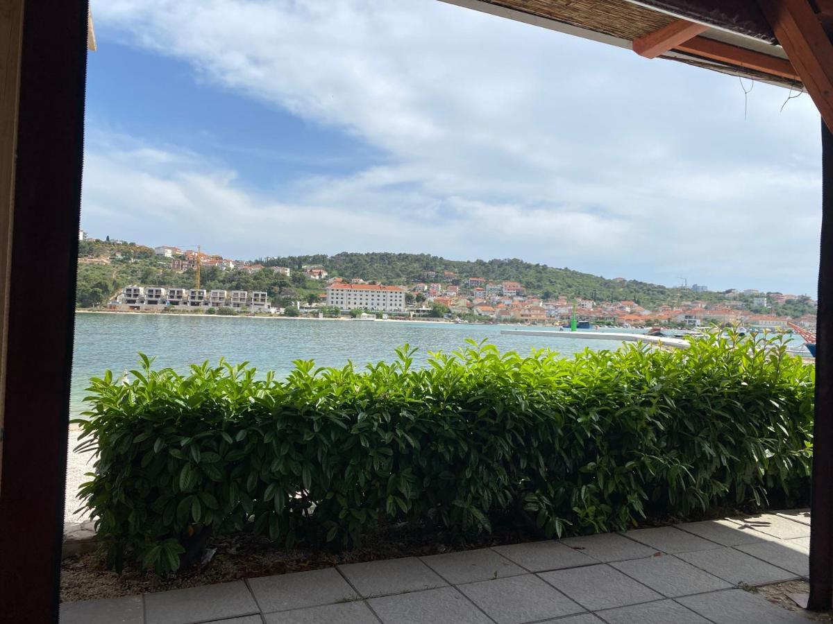Small Private House With A Terrace In Trogir Exterior foto